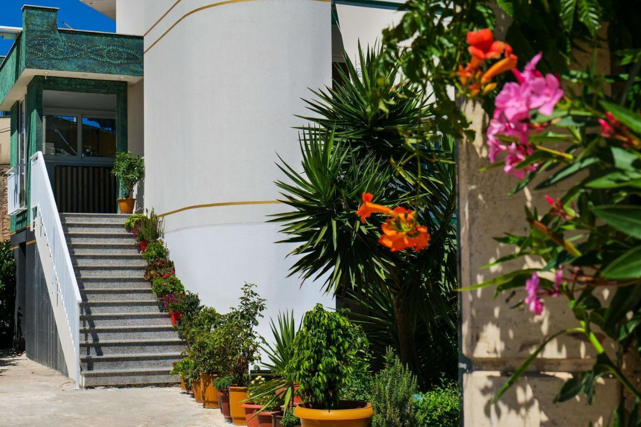 Vila Marjana Sarandë 外观 照片