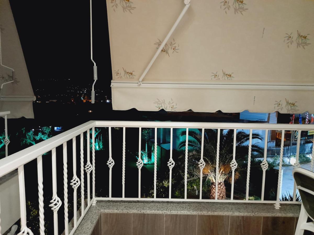 Vila Marjana Sarandë 外观 照片